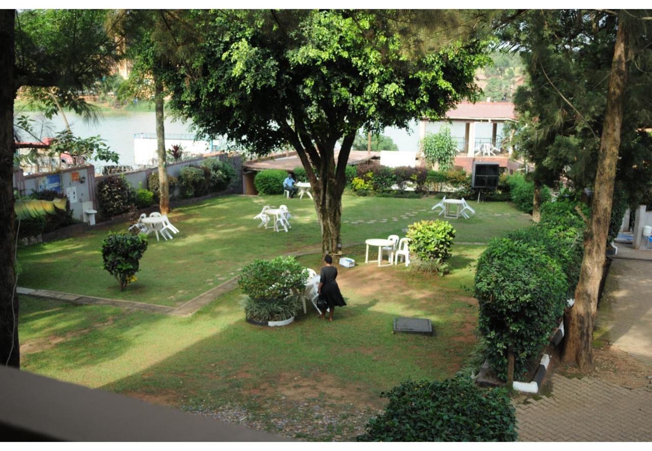 קמפאלה Royal Lake View Gardens מראה חיצוני תמונה