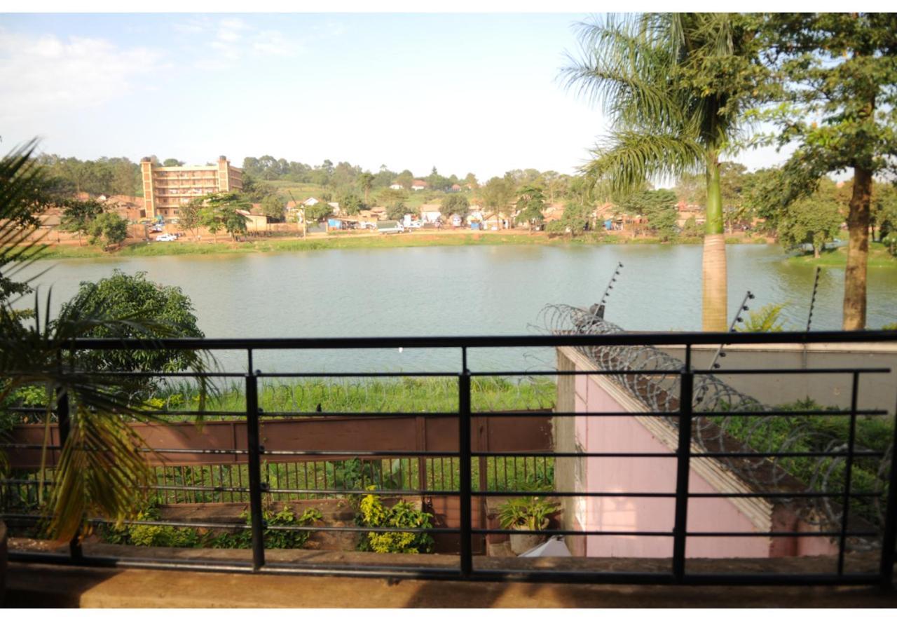קמפאלה Royal Lake View Gardens מראה חיצוני תמונה
