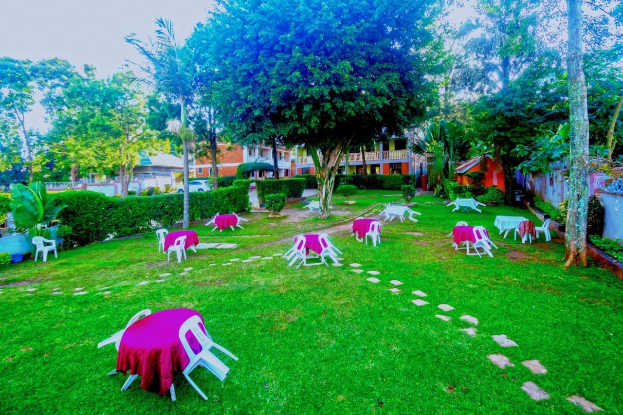 קמפאלה Royal Lake View Gardens מראה חיצוני תמונה